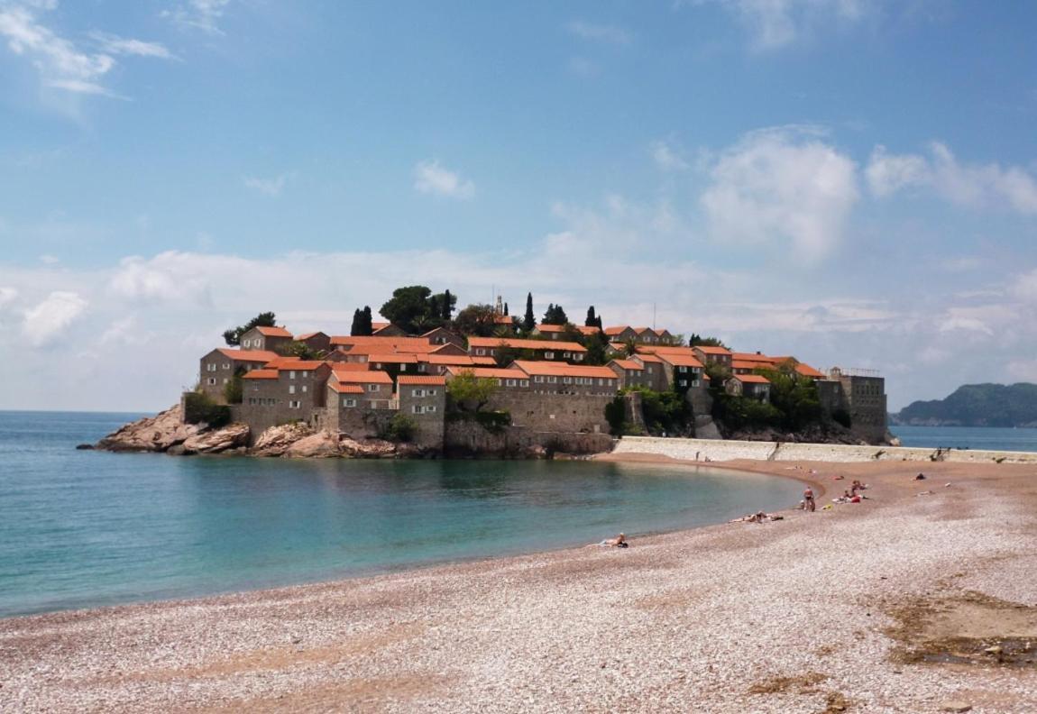 Lovely Apartment Sveti Stefan Exterior photo